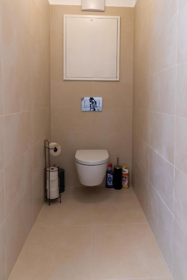 Maureen Lovely 2 Bedroom Unit With Community Pool Wien Ngoại thất bức ảnh