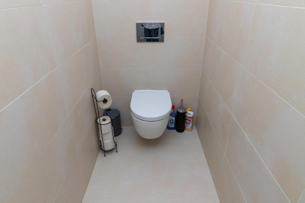 Maureen Lovely 2 Bedroom Unit With Community Pool Wien Ngoại thất bức ảnh