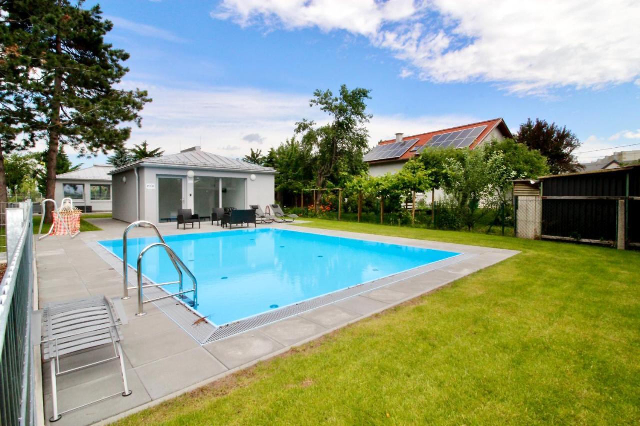 Maureen Lovely 2 Bedroom Unit With Community Pool Wien Ngoại thất bức ảnh